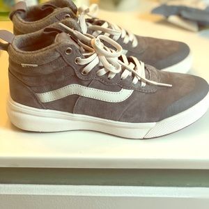 PRICE DROP SALE‼️‼️Vans women’s ultra range shoes